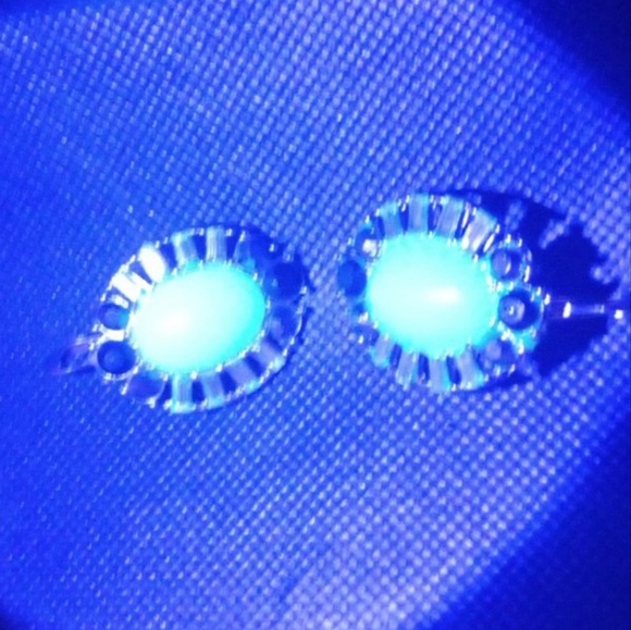 Vintage Yellow Uranium Crystal Baguette Earrings - Picture 2 of 12